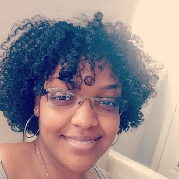 Meet your Posher, Qiana - Picture 1 of 1